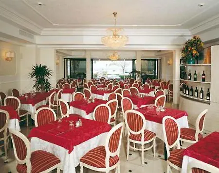 ホテル Executive La Fiorita 4*